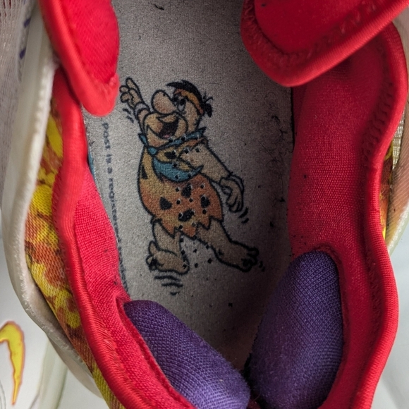 NIKE LeBron 19 Low Magic Fruity PEBBLES Men Shoes Size 13 White Red And Yellow - Picture 13 of 16